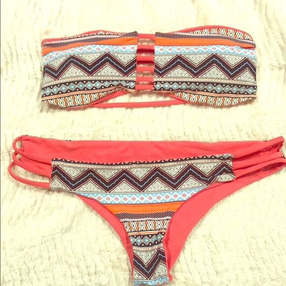 Khongboon bikinis Reversible Bikini - Picture 2 of 4